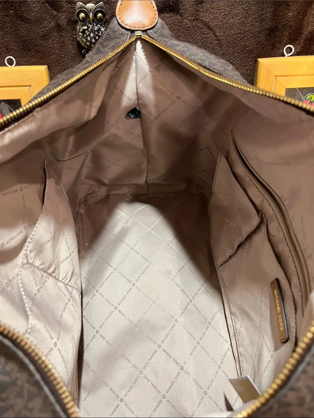 !!BrandNEW!! Michael Kors Brown Logo Satchel with Tan Trim.